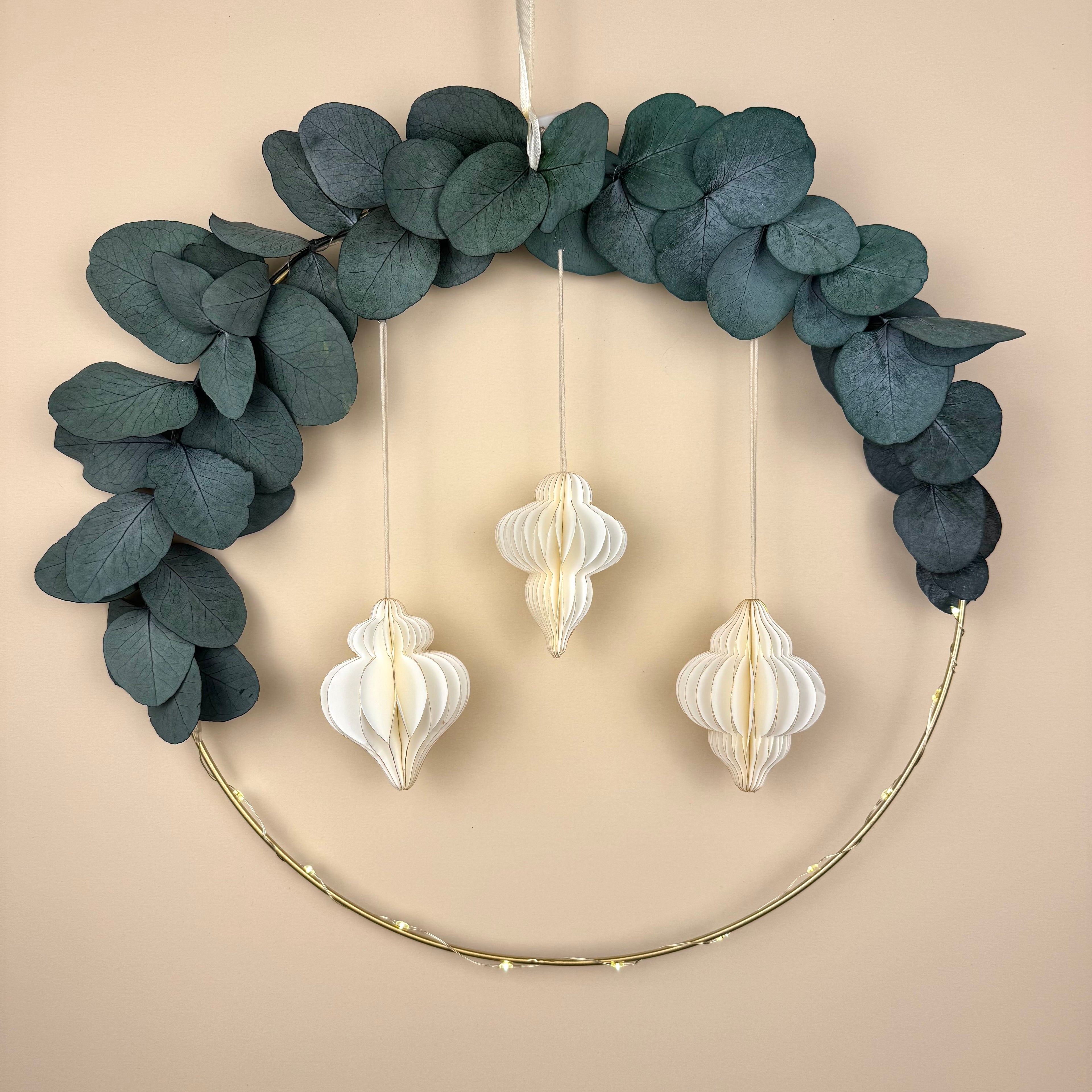 Dekoset
Trockenblumenkranz mit LED