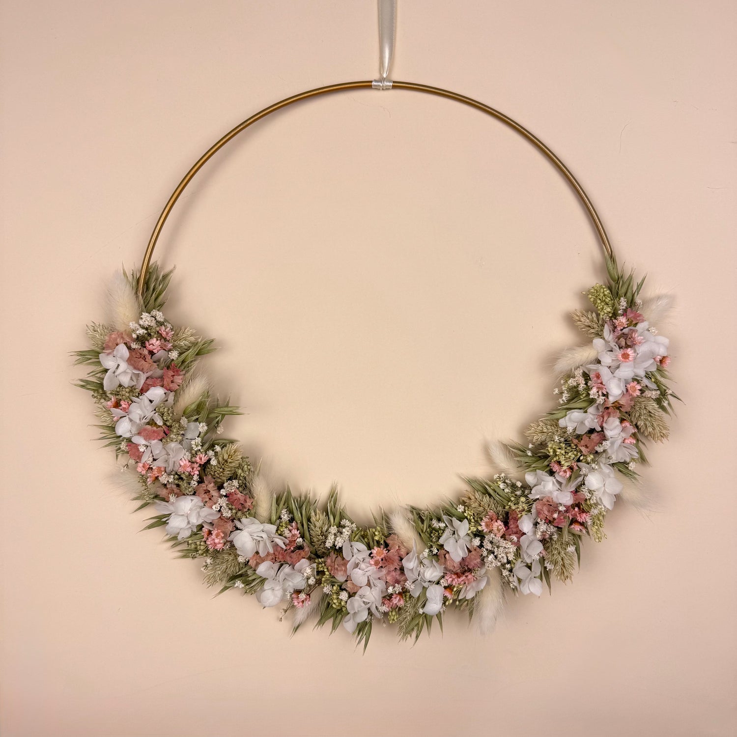 Trockenblumenkranz
Türkranz aus Trockenblumen
Handgemacht