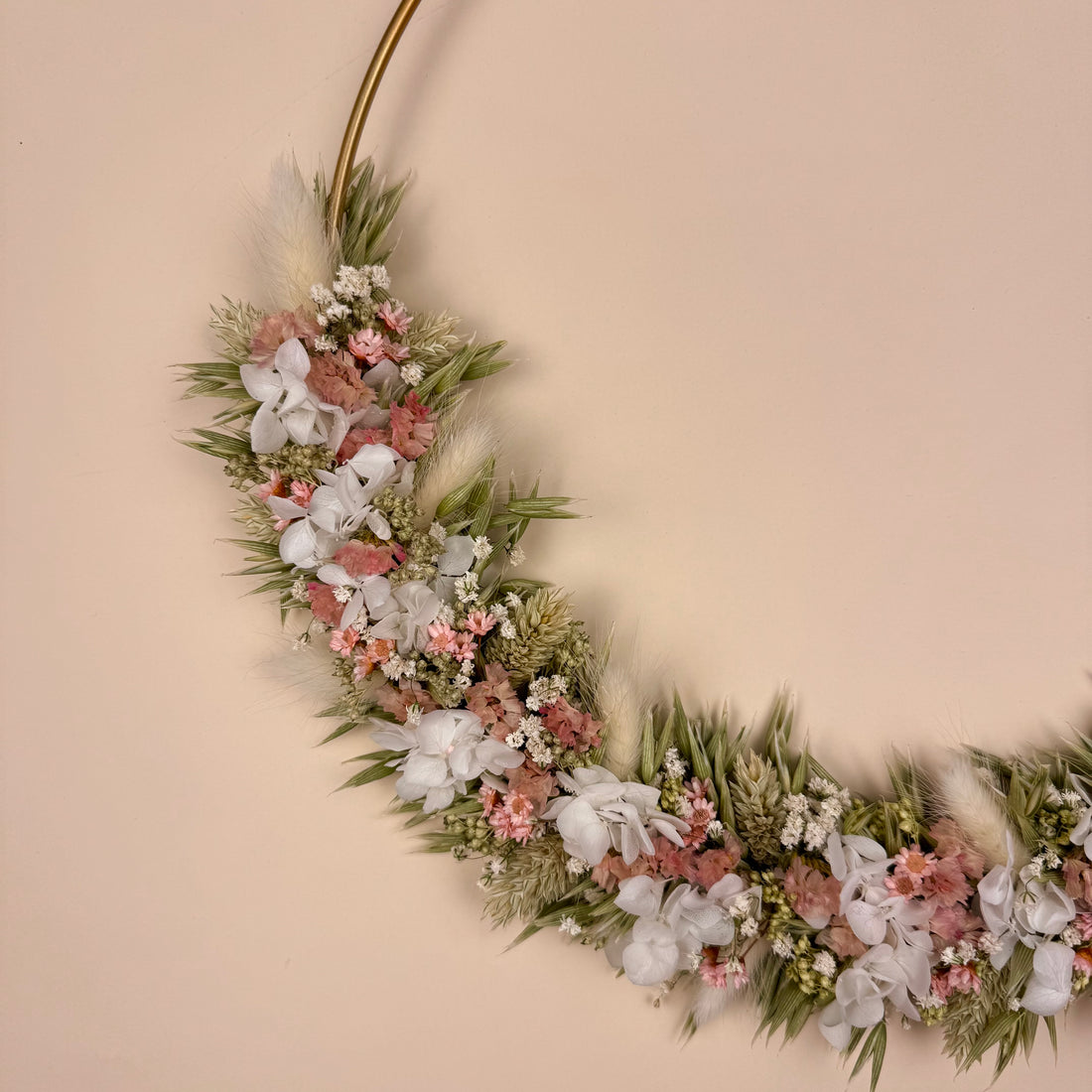 Trockenblumenkranz
Türkranz aus Trockenblumen
Handgemacht