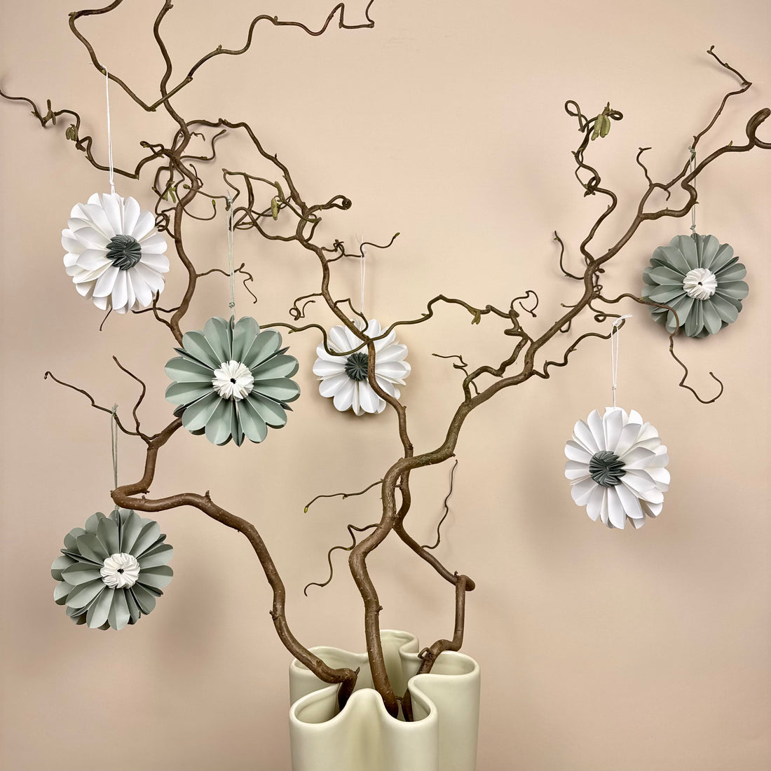 Dekoanhänger
Osterdeko Frühlingsdeko
Papierblüte