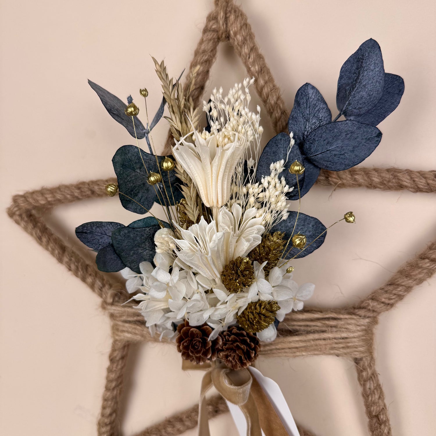 Trockenblumenstern Weihnachten
Weihnachtsdekoration